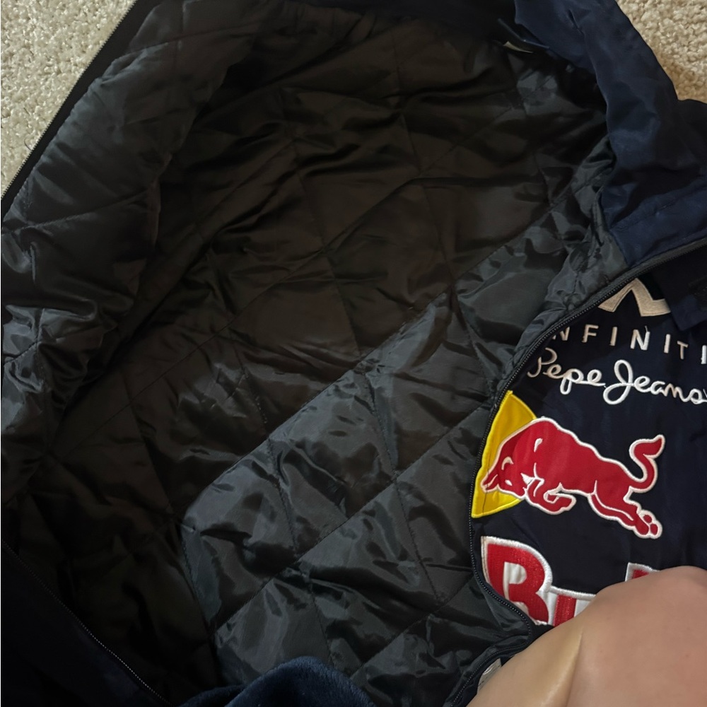 Red Bull Racing Jacket - Picture 6 of 6